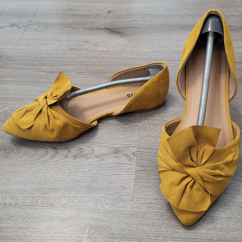 Torrid Mustard Yellow Faux Suede Bow Pointed Toe Flats 11W Wide Office Preppy